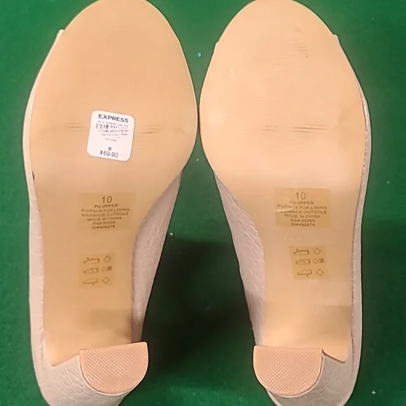 Express Size 10 Heeled Sandals - Picture 3 of 9